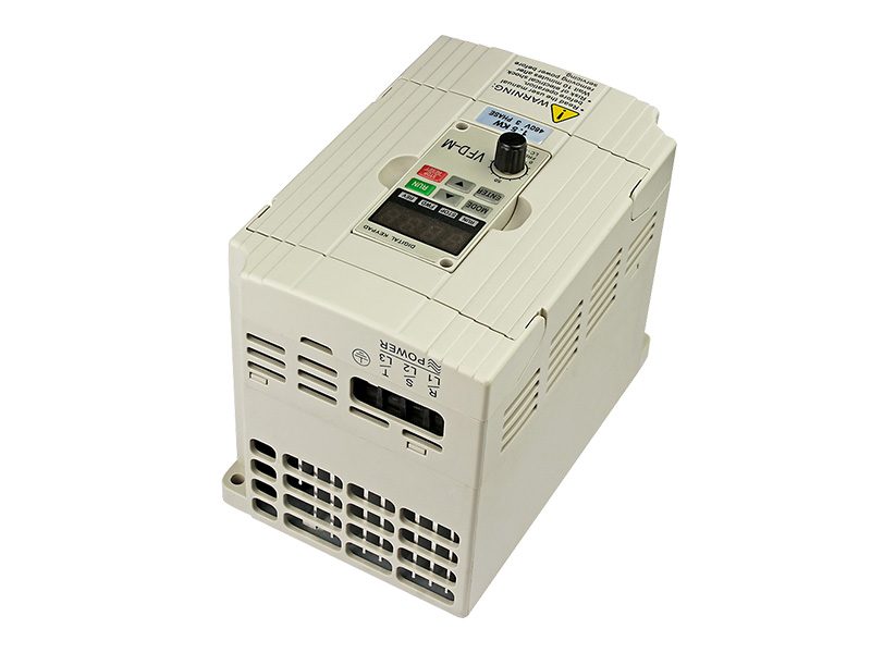 8000S通用變頻器，變頻調(diào)速器，變頻器廠家，電機(jī)變頻器，三相變頻器